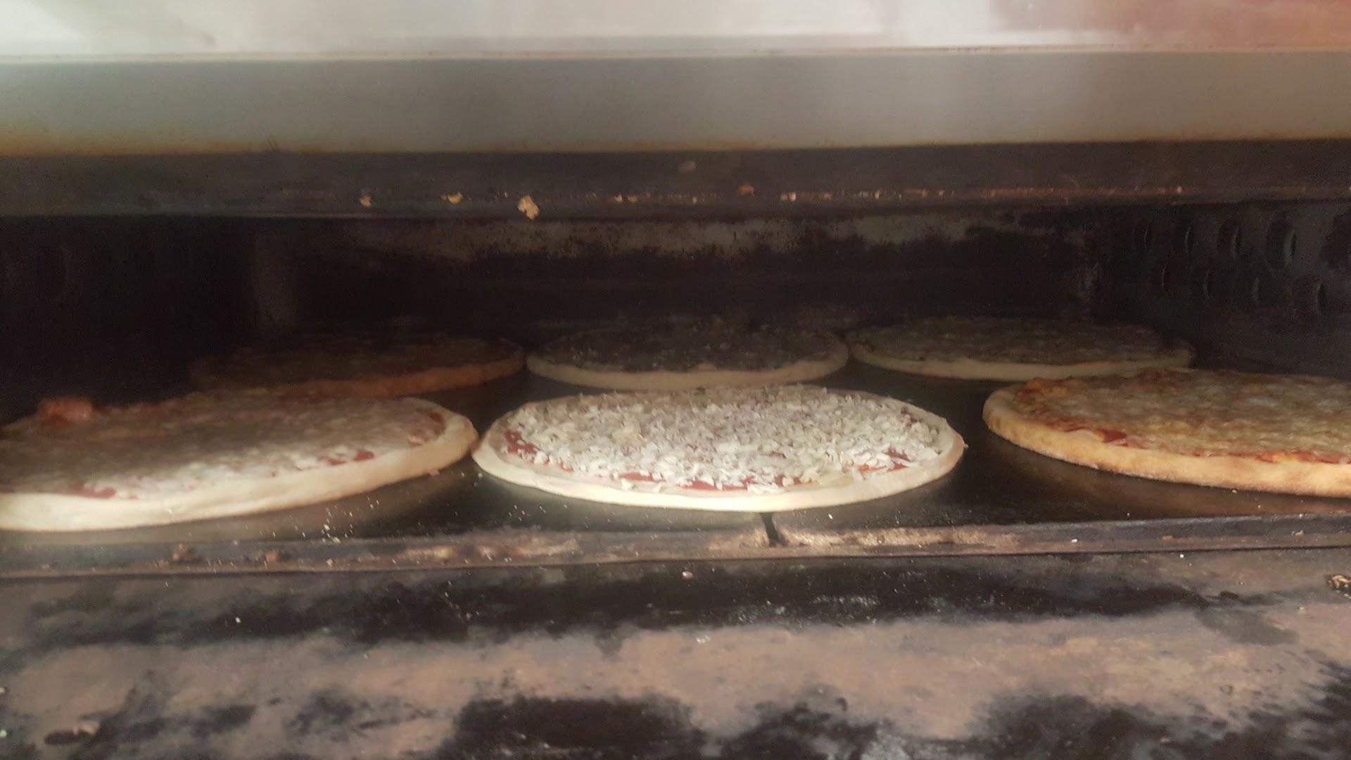Tello's Pizzeria & Restaurant